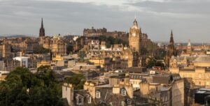 Άποψη της ιστορικής πόλης του Εδιμβούργου στη Σκωτία