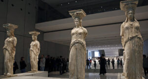 Καρυάτιδες στο Μουσείο της Ακρόπολης