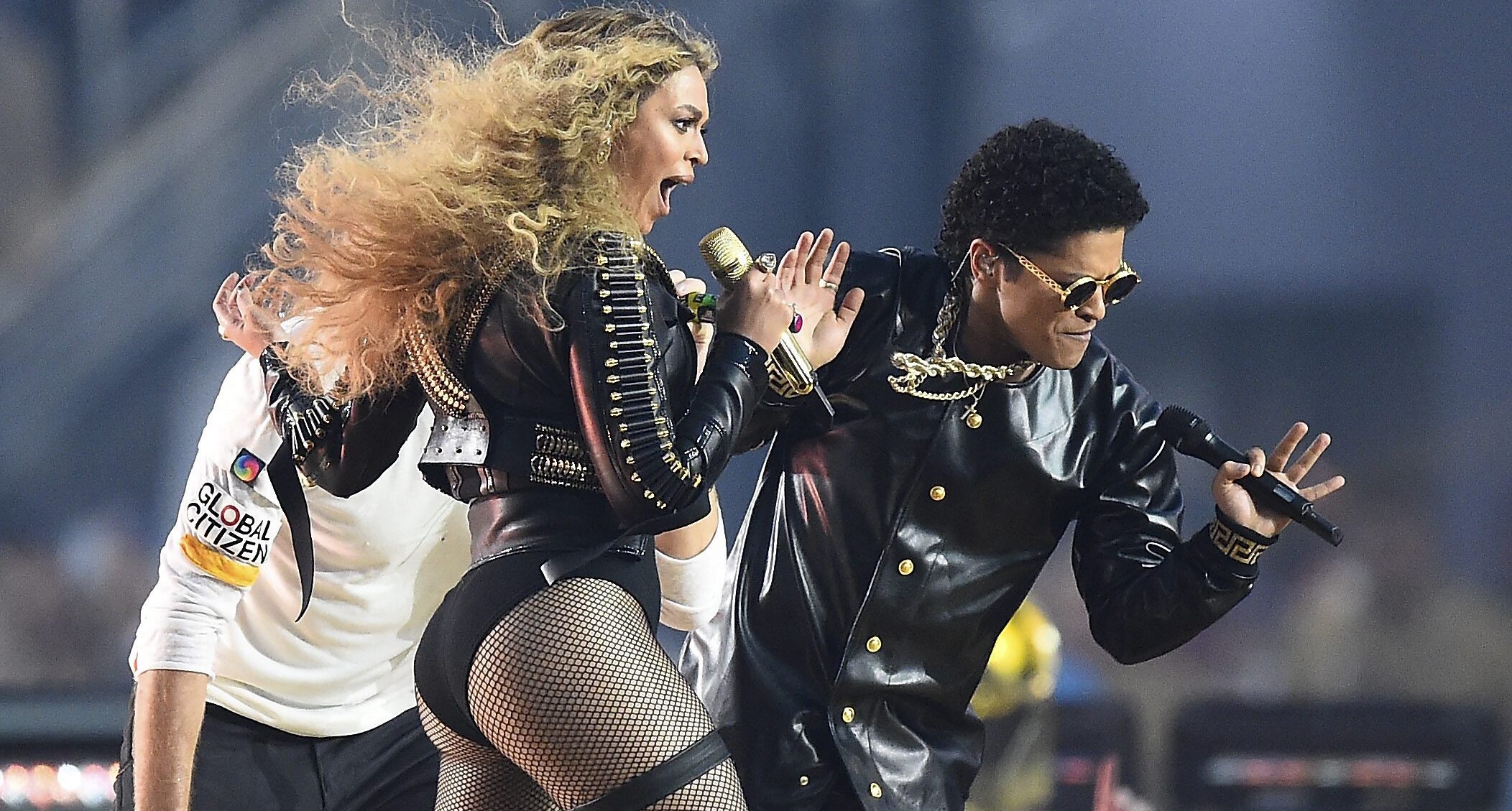 O Bruno Mars και η Beyonce στο ημίχρονο του NFL's Super Bowl 50