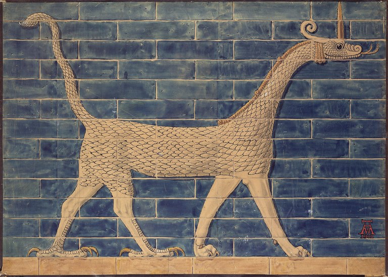 Ανακατασκευή του δράκου mušhuššu από την πύλη Ishtar