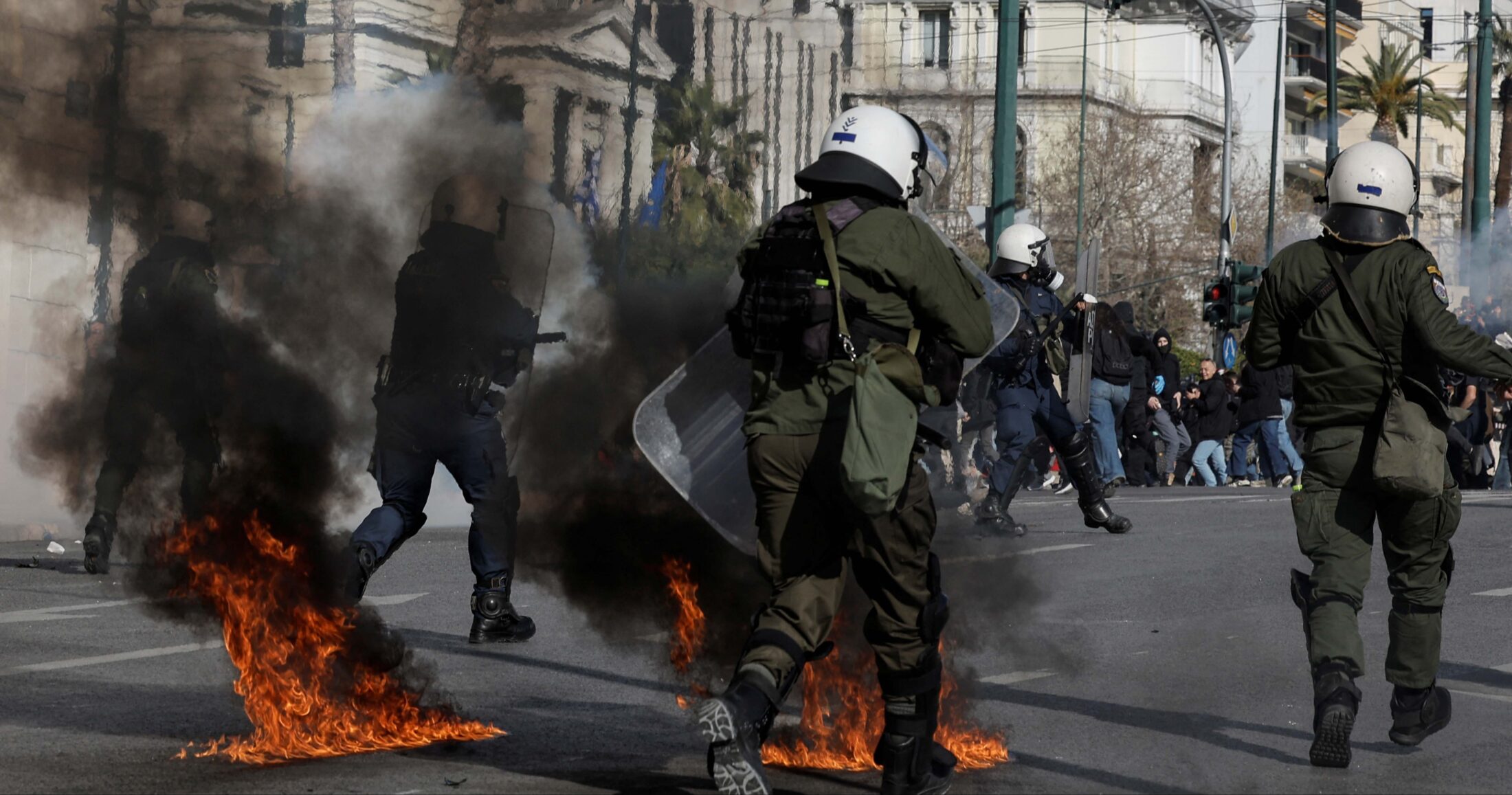 Επεισόδια ξέσπασαν στη διάρκεια του πανεκπαιδευτικού συλλαλητηρίου