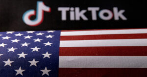Εικόνα του TikTok με τη σημαία των ΗΠΑ