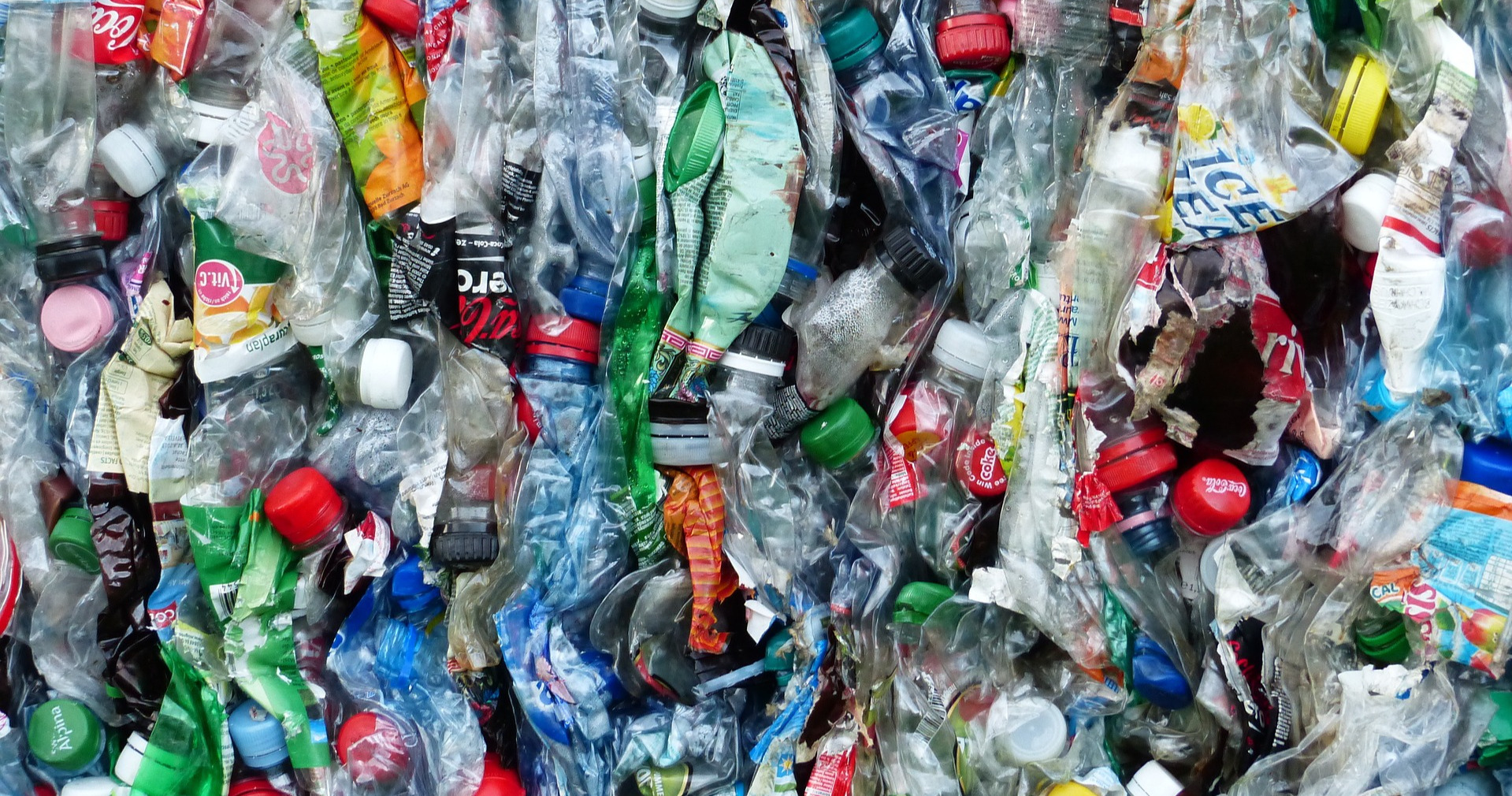 Χωρίς τη δραματική μείωση της παραγωγής πλαστικού, θα είναι αδύνατο να τερματιστεί η πλαστική ρύπανση