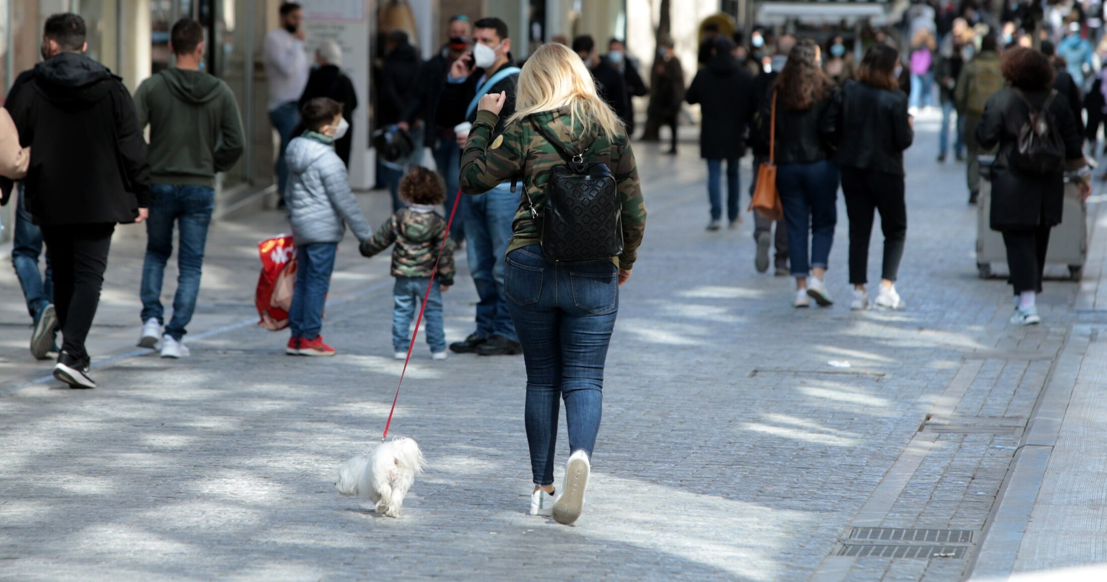 Πολύ ικανοποιημένο από τη ζωή του δηλώνει το 58,4% του πληθυσμού