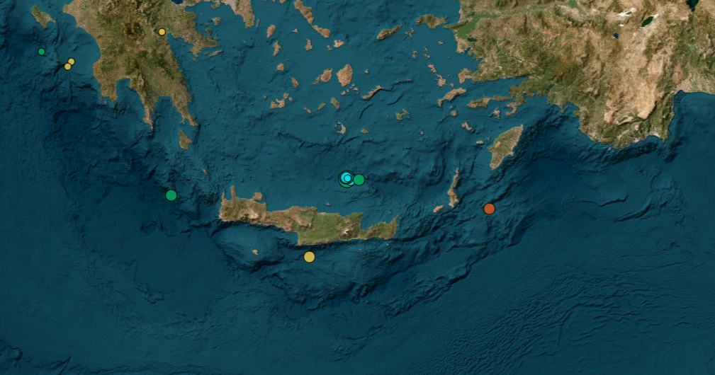 seismos-anoikta-tou-irakleiou-kritis-to-proi-tis-defteras