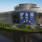 Το Ευρωπαϊκό Κοινοβούλιο είναι υπεύθυνο για την παρακολούθηση των θεσμικών οργάνων της ΕΕ