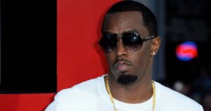 sean-diddy-combs-synelifthi-o-raper-meta-tis-katangelies-gia-sexoualikes-epitheseis-kai-somateboria