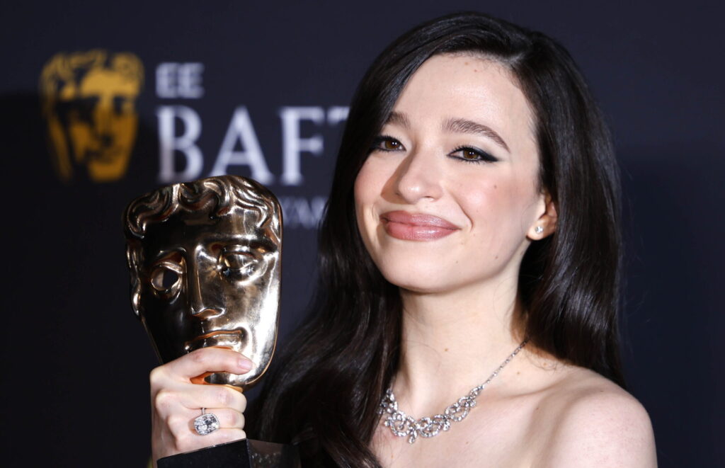 kalyteri-tainia-to-konklavio-kai-4-vraveia-gia-to-the-brutalist-sta-fetina-bafta